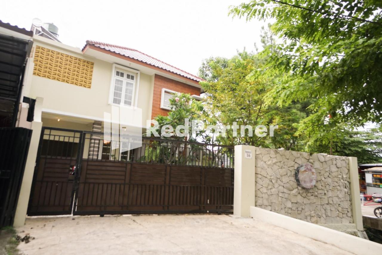 Fazza Syariah Mitra Reddoorz Hotel Jakarta Exterior foto