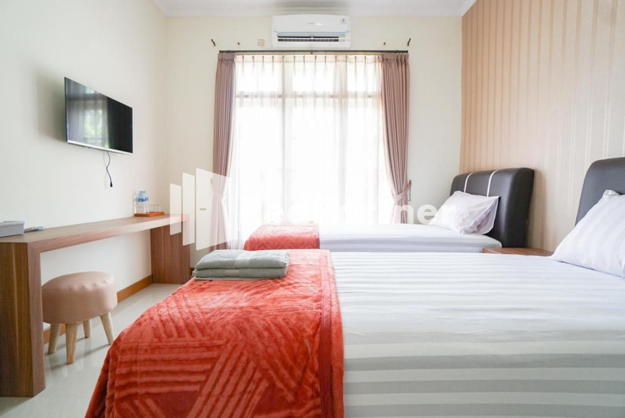 Fazza Syariah Mitra Reddoorz Hotel Jakarta Exterior foto