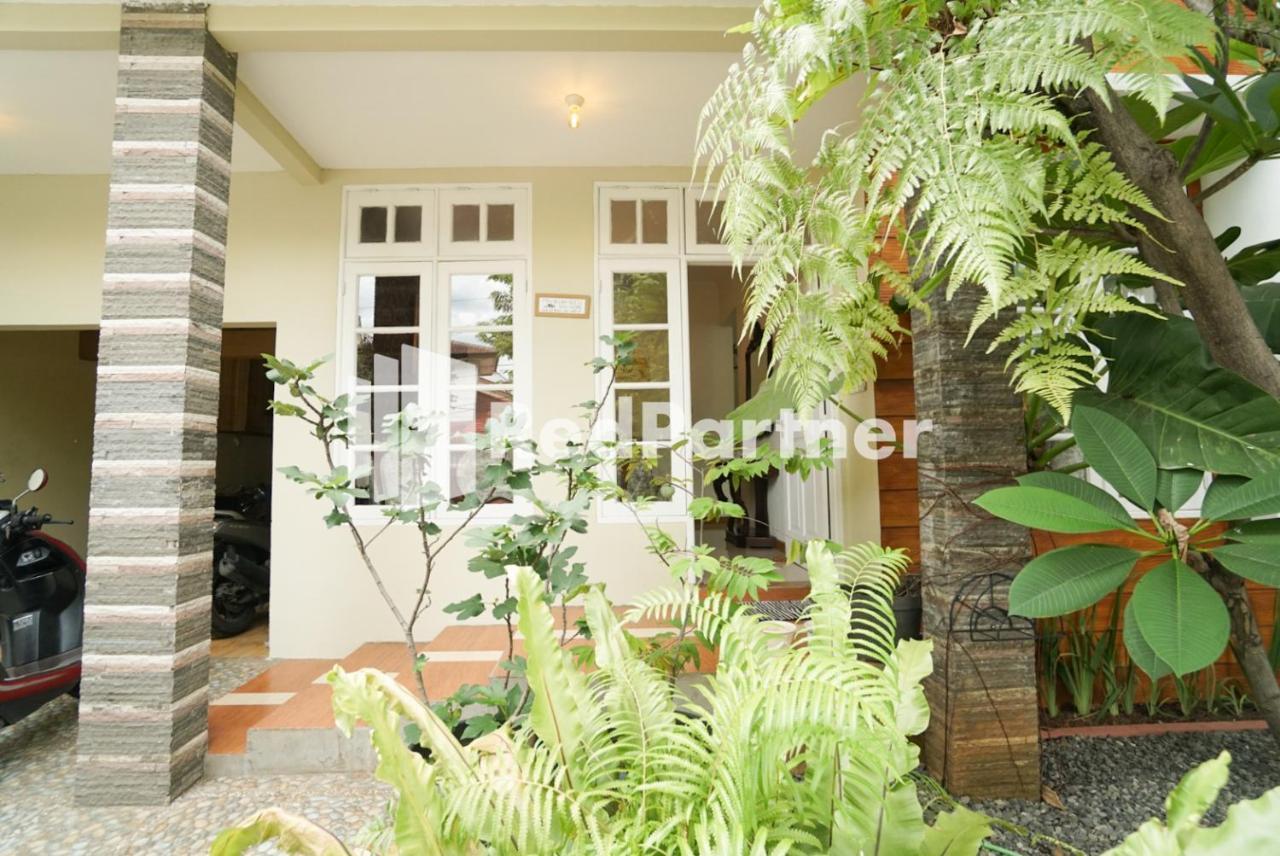 Fazza Syariah Mitra Reddoorz Hotel Jakarta Exterior foto