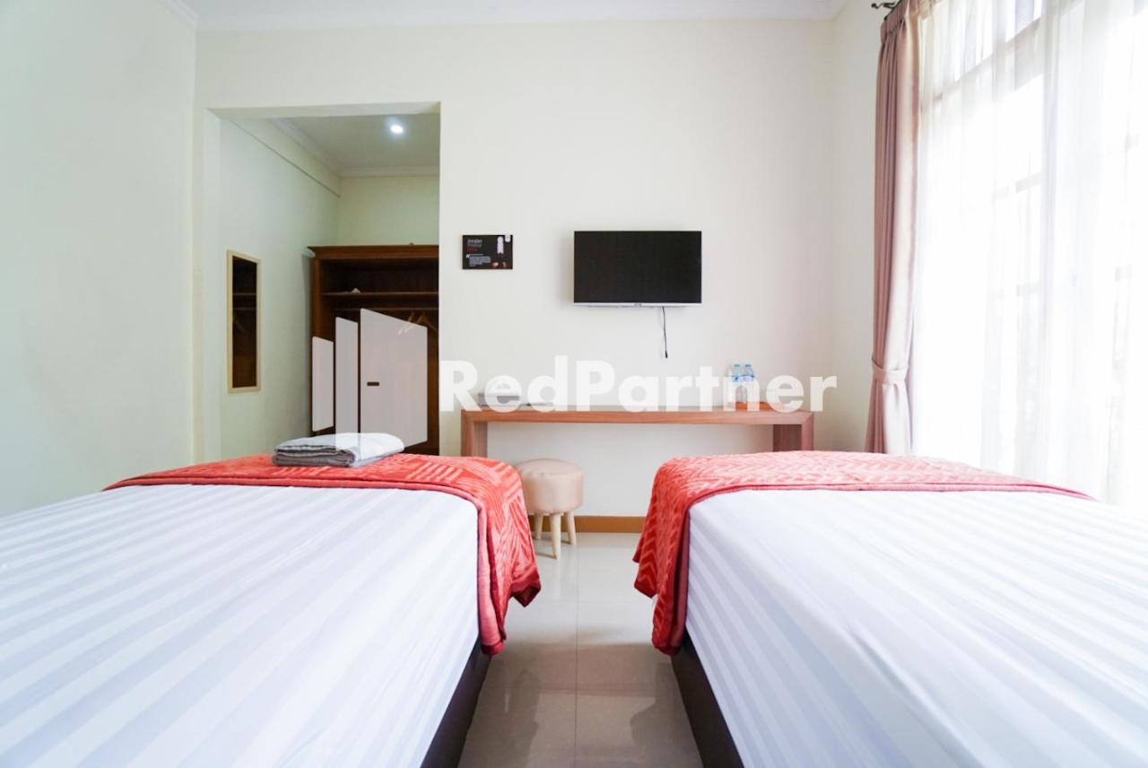 Fazza Syariah Mitra Reddoorz Hotel Jakarta Exterior foto