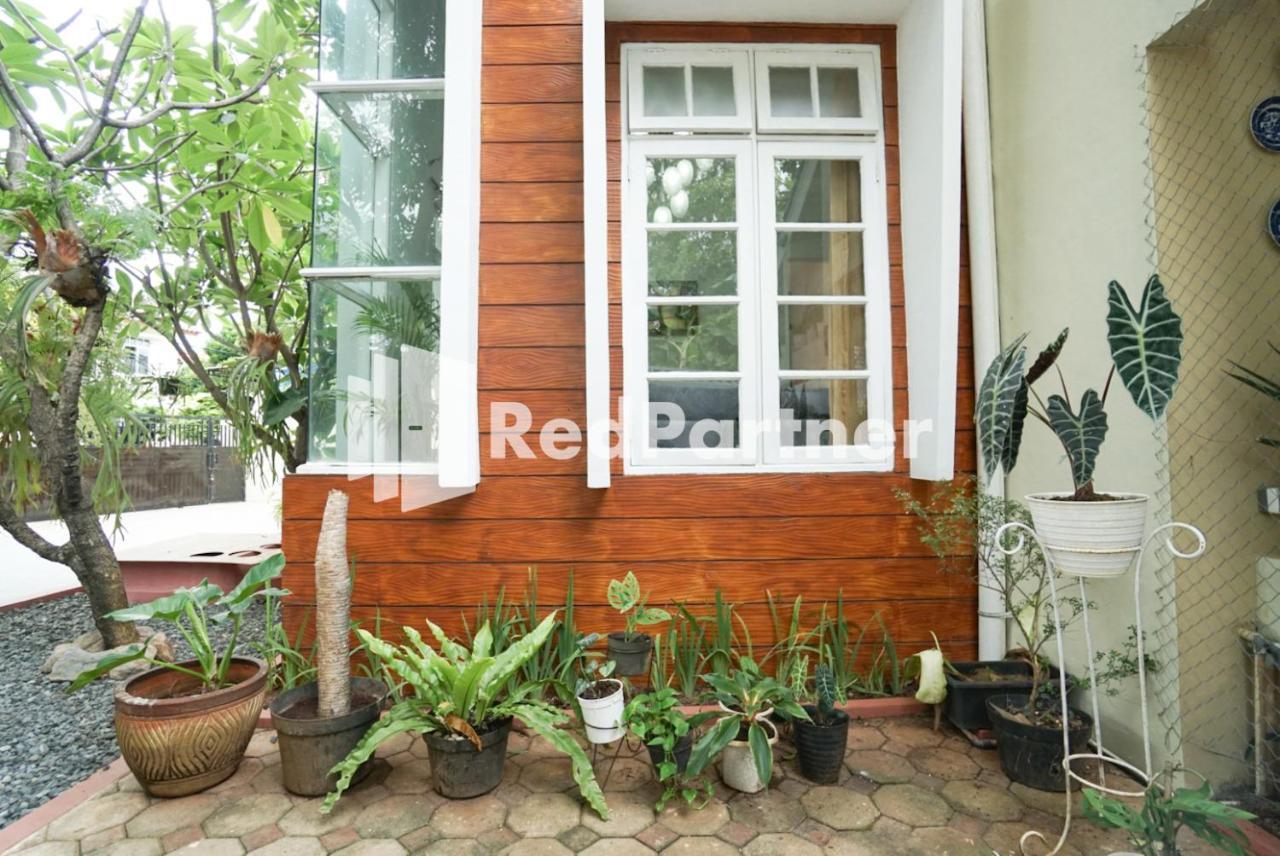 Fazza Syariah Mitra Reddoorz Hotel Jakarta Exterior foto